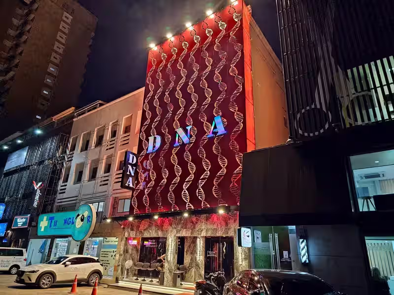 รับสมัครพนักงาน ร้านDNA Massage